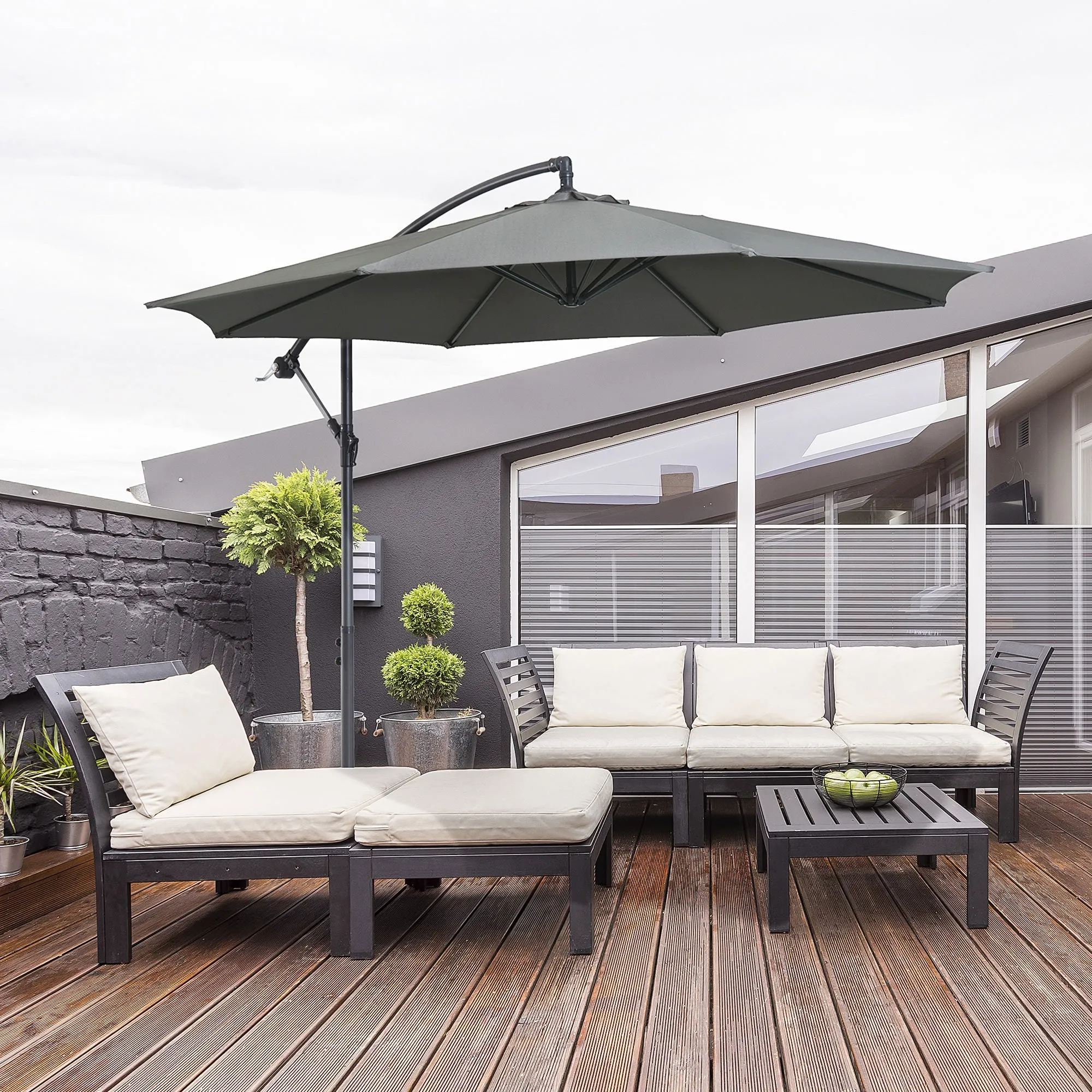 Outsunny 3x2.5 m Off-Center Outdoor Umbrella with Crank Handle, Steel Frame and Anti-UV Polyester, Grey - Image 2