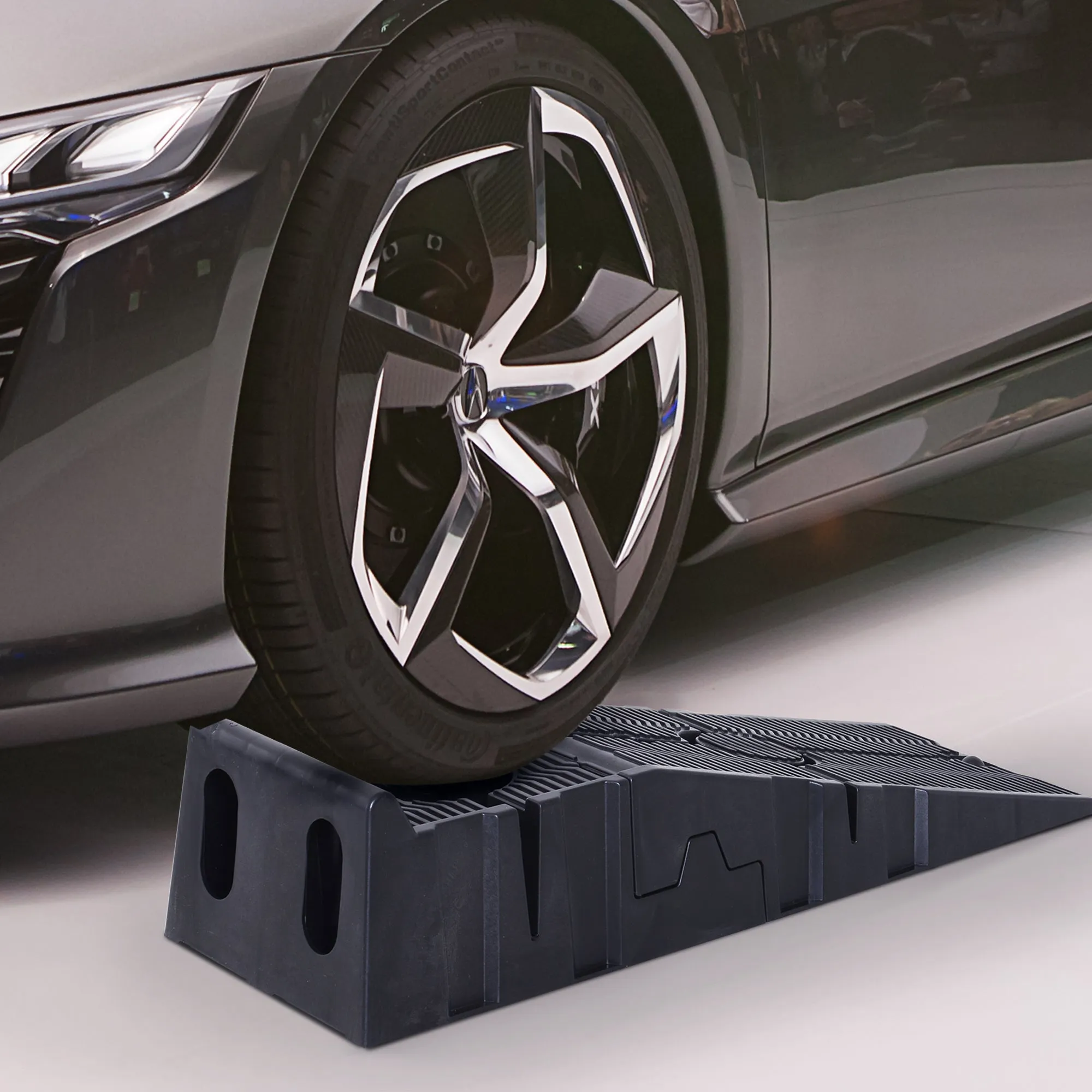 Set of 2 Plastic Car Ramps with Maximum Load 5 Tons, 91x30x21 cm, Black - Image 2