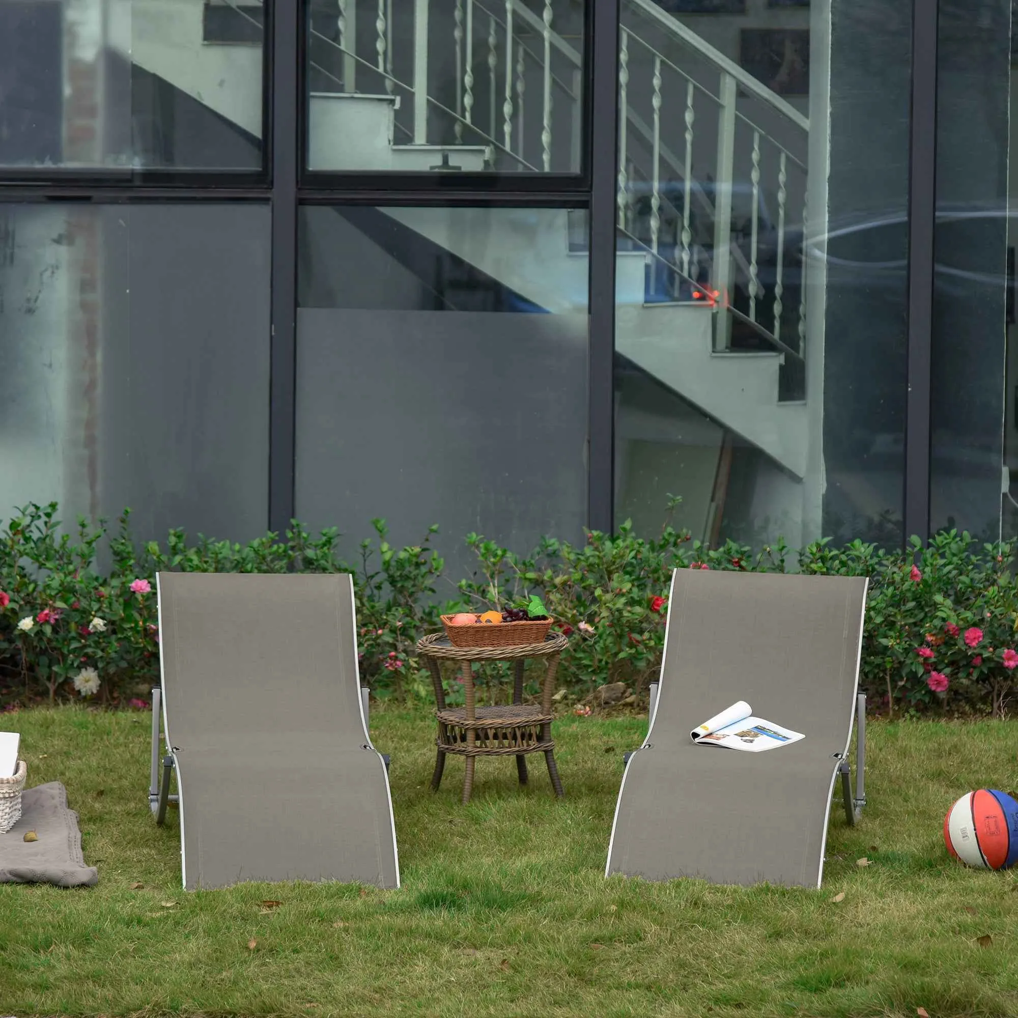 Outsunny Set of 2 Folding Garden Loungers, Aluminum and Textilene Sun Lounger, 61x165x63cm - Image 2